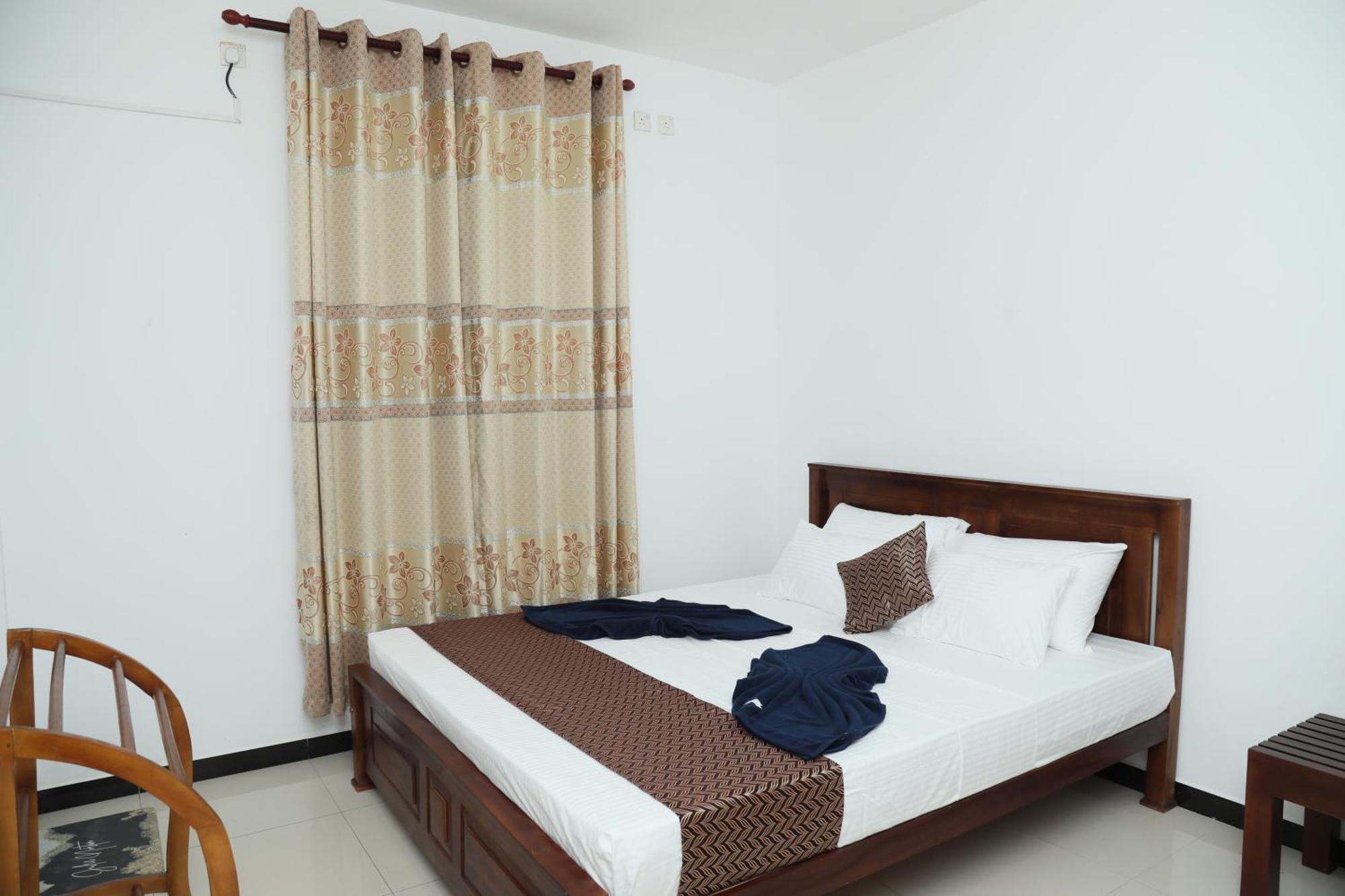 Crystal Wave Holiday Resort Polhena Matara Esterno foto